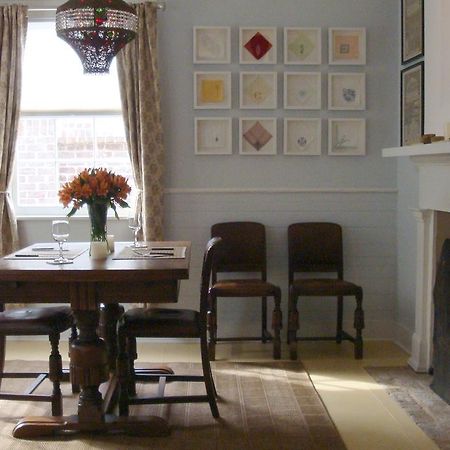 Jingle Bells Square Cottage-Historic District-Bright- Fireplace Savannah Extérieur photo
