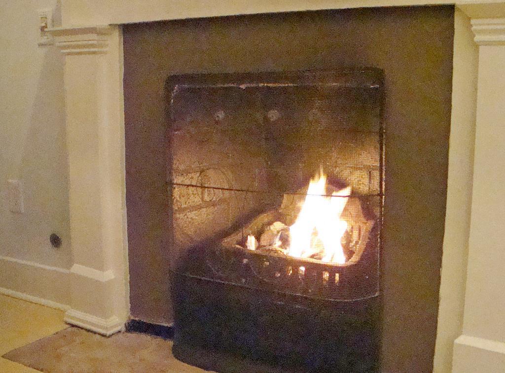 Jingle Bells Square Cottage-Historic District-Bright- Fireplace Savannah Extérieur photo