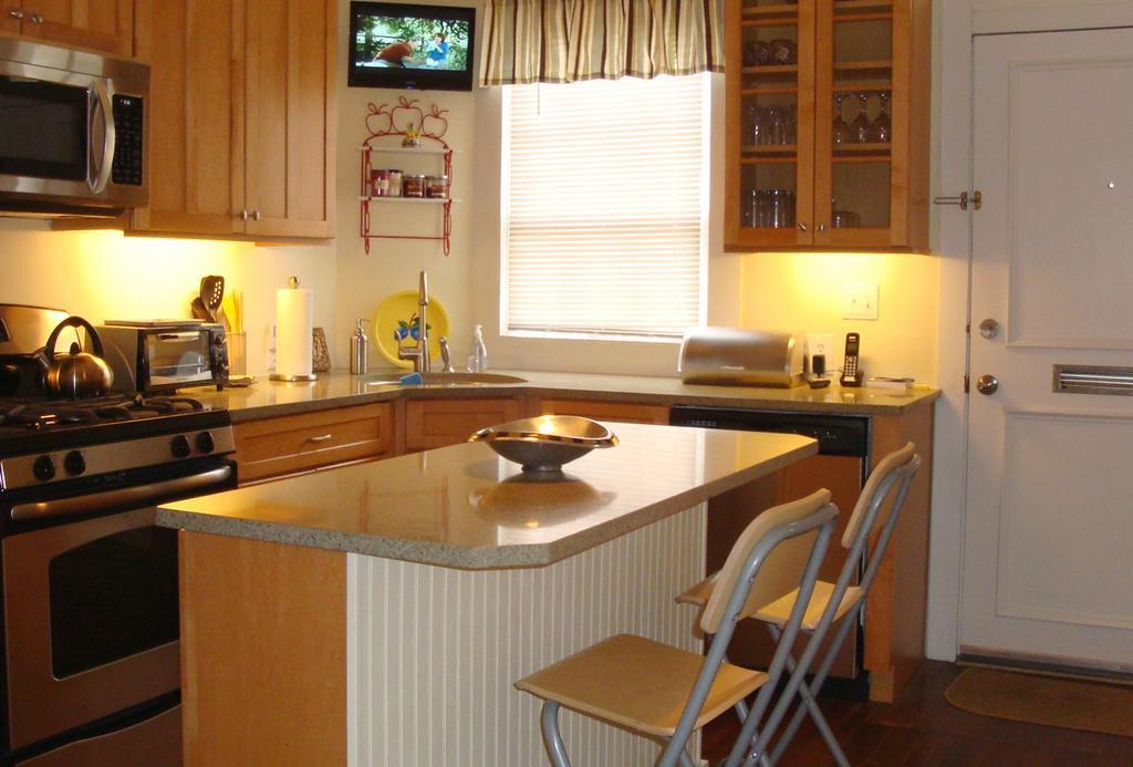 Jingle Bells Square Cottage-Historic District-Bright- Fireplace Savannah Extérieur photo